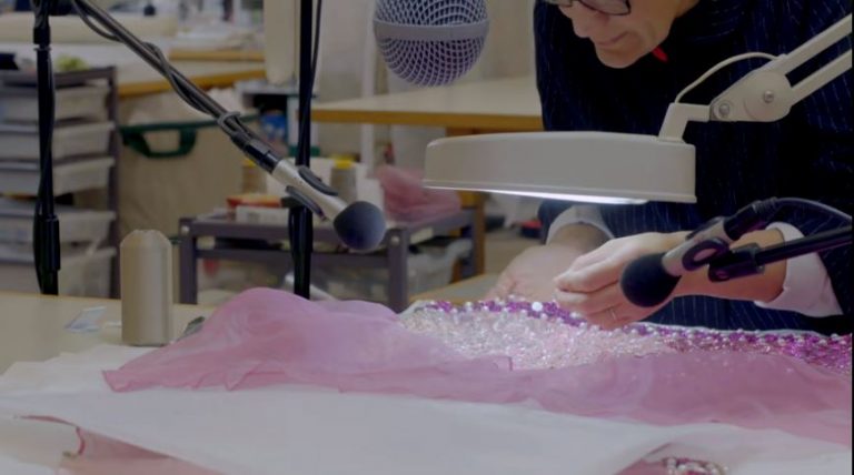 ASMR en el museo Victoria and Albert: el placer de escuchar